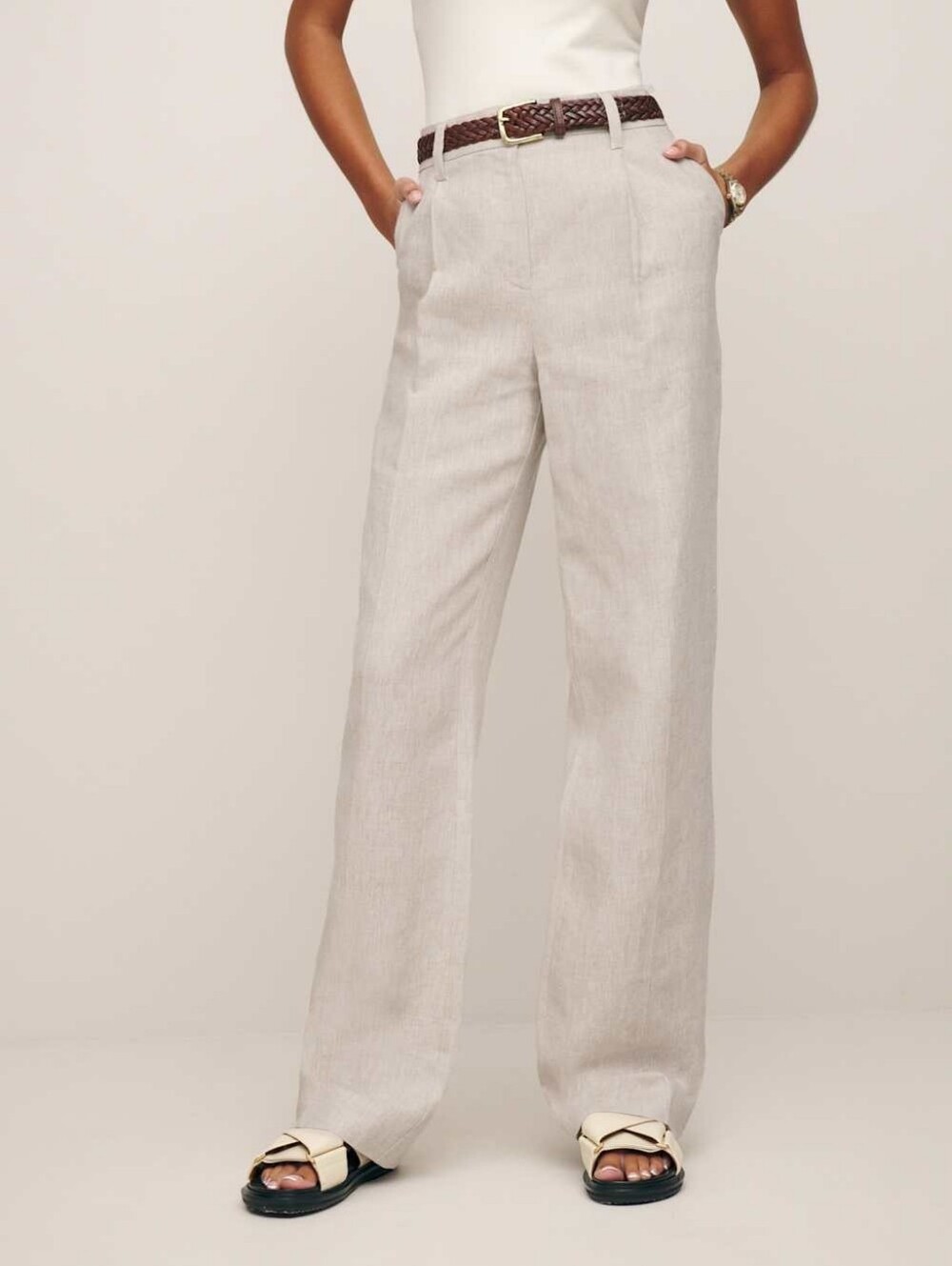 LIKE NEW Reformation Alex Linen Mid Rise Short Pant in Oatmeal Size 4